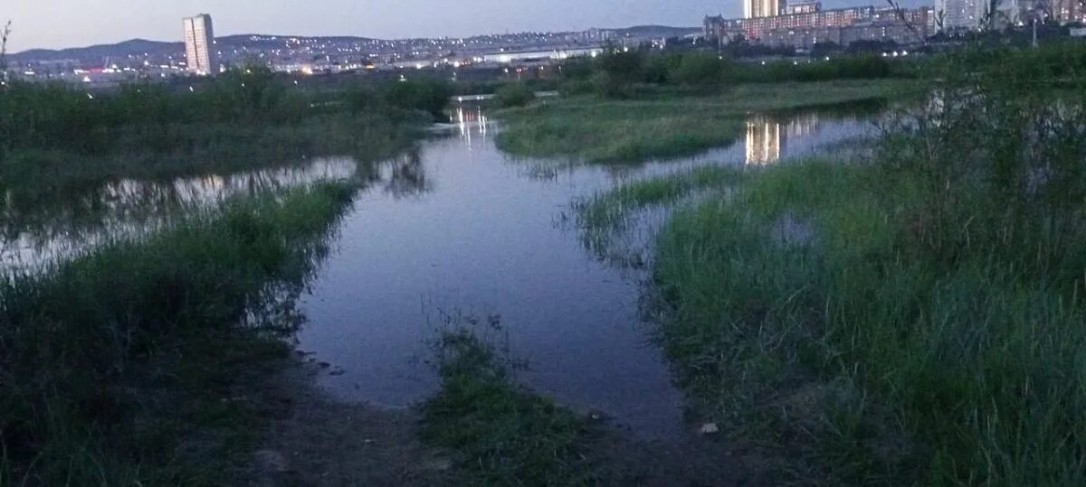 Вода в реке стала быстро прибывать. Левый берег Улан-Удэ. Наводнение в Улан-Удэ 2023. Левый берег Улан-Удэ топит. Улан-Удэ затопило левый берег 1995год.