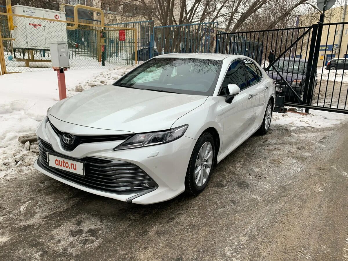 Тойота камри 2019 белая. Toyota camry 2019 белая. Камри белый нулевой. Тойота камри 2019 белая. Тойота камри 70 белый перламутр.