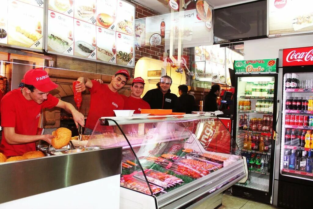 м. сас фуд корт ереван. ереван стрит фуд. ереван фуд. кафе сас в ереване.