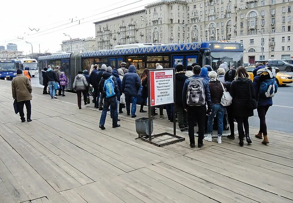 Войковская закрыт. Очередь на станции Ховрино. Ховрино Войковская. Закрывают станцию.