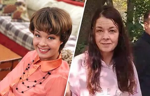 Қыздардың жасырын камера порносын қараңыз