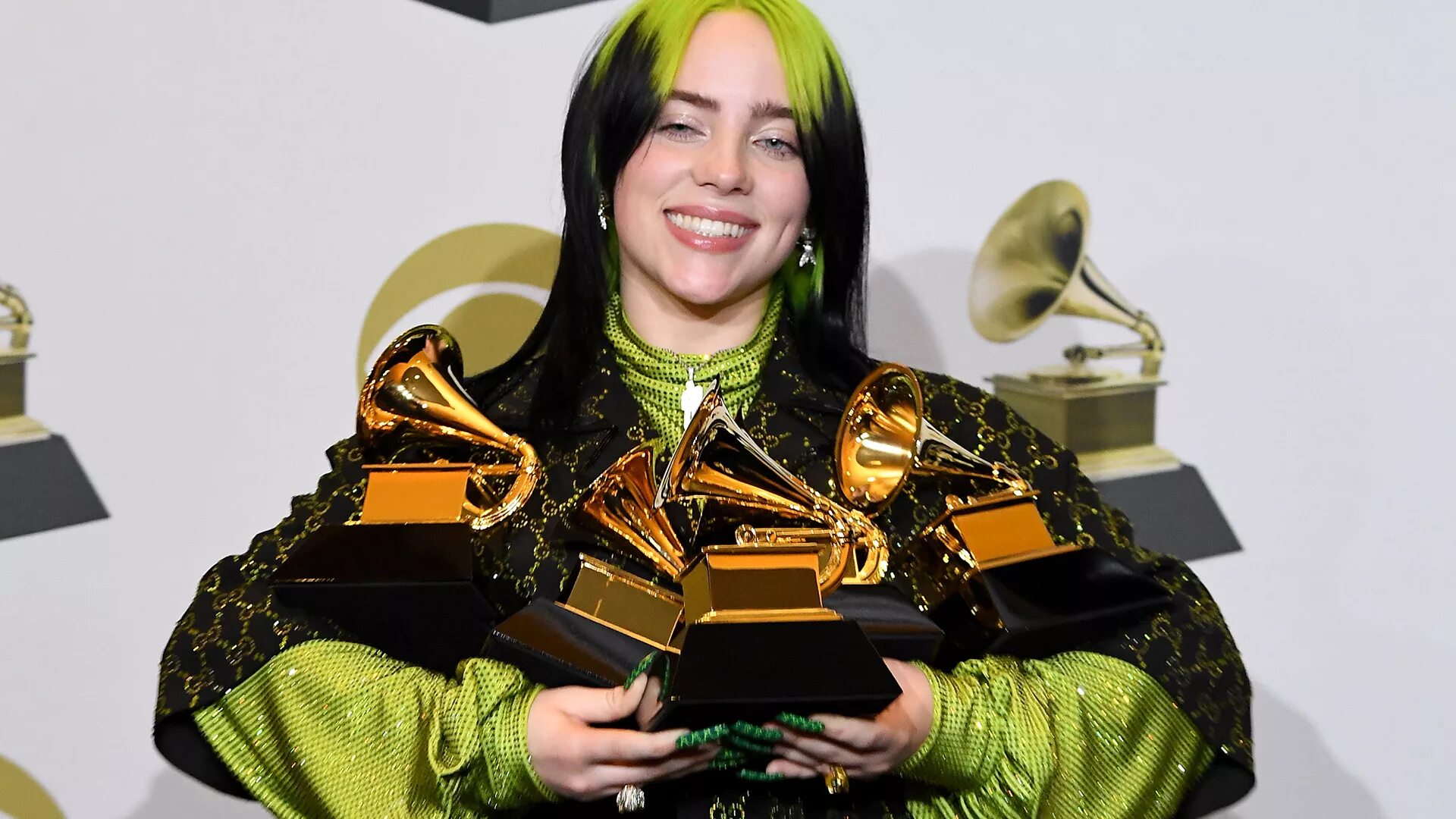 Билли айлиш на премии грэмми 2021. Билли айлиш грэмми 2021. Билли айлиш грэмми 2024. Билли айлиш грэмми. Billie eilish грэмми 2021.
