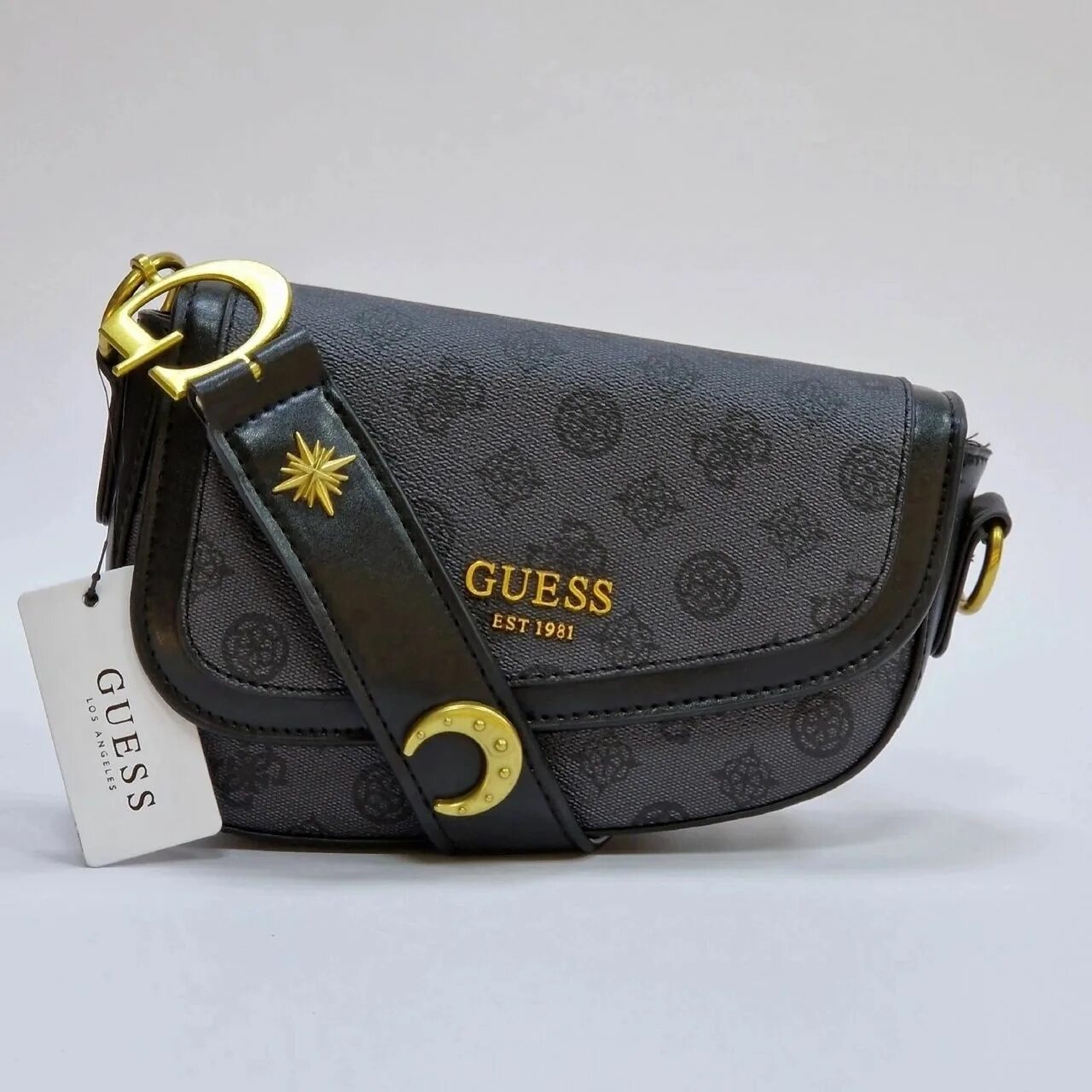 Сумка седло guess. Сумка Гесс седло. Сумка guess Triana. Сумка guess седло оригинал.