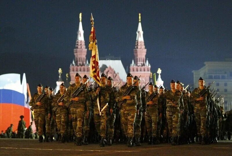 В москве есть военное положение. Военная безопасность России. Национальная и Военная безопасность РФ. Военное положение в России. Россия государство военное.