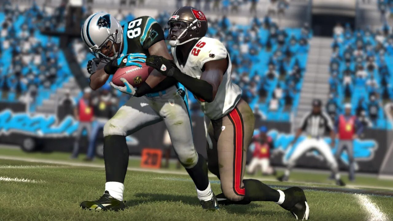 Игры на 12 игроков. Madden NFL 12. EA Sports Madden NFL блоггер. Игра для PLAYSTATION 3 Madden NFL 12. Madden NFL рисунки.