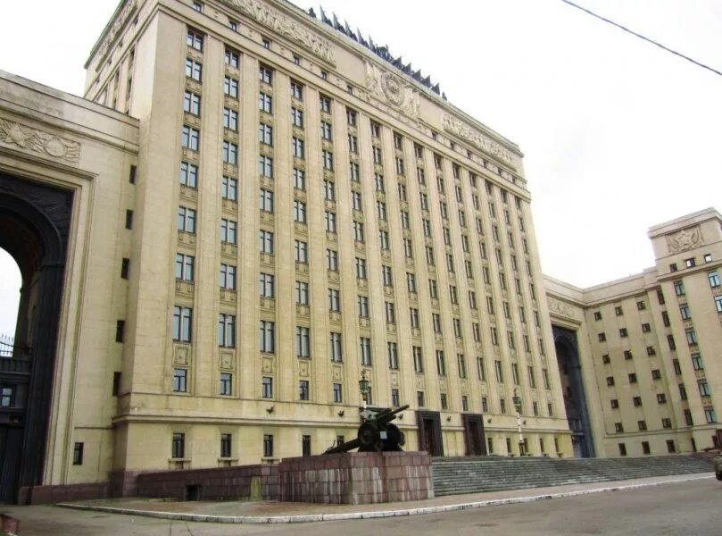 Главный штаб сухопутных войск фрунзенская набережная. Фрунзенская набережная министерство обороны. Штаб сухопутных войск москва. Здание генштаба на фрунзенской набережной. Здание генерального штаба москва фрунзенская набережная.