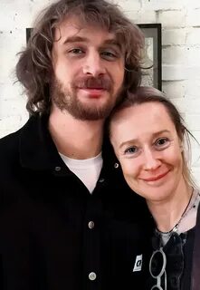 Дискотекада кеуделерін шайқау