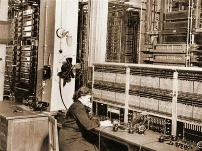 Бутлерова, д. Телефонная станция alcatel s12. Базовое оборудование упатс миником dx500. Здание атс. Телефонная станция ссср здание.