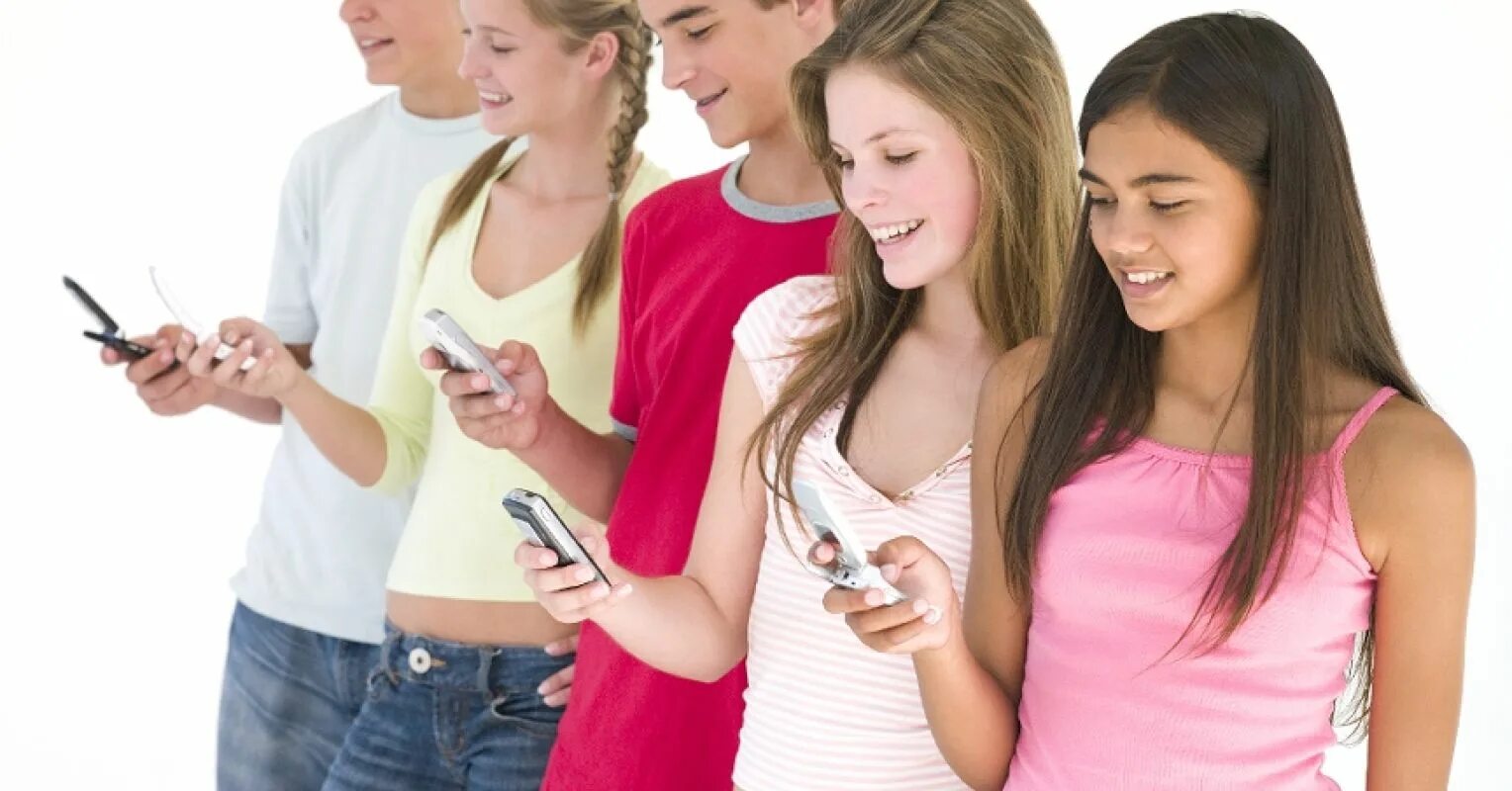 Развитие старших подростков. Подростковый Возраст. Подросток с телефоном. Девушка подросткового возраста. Подросток на белом фоне.