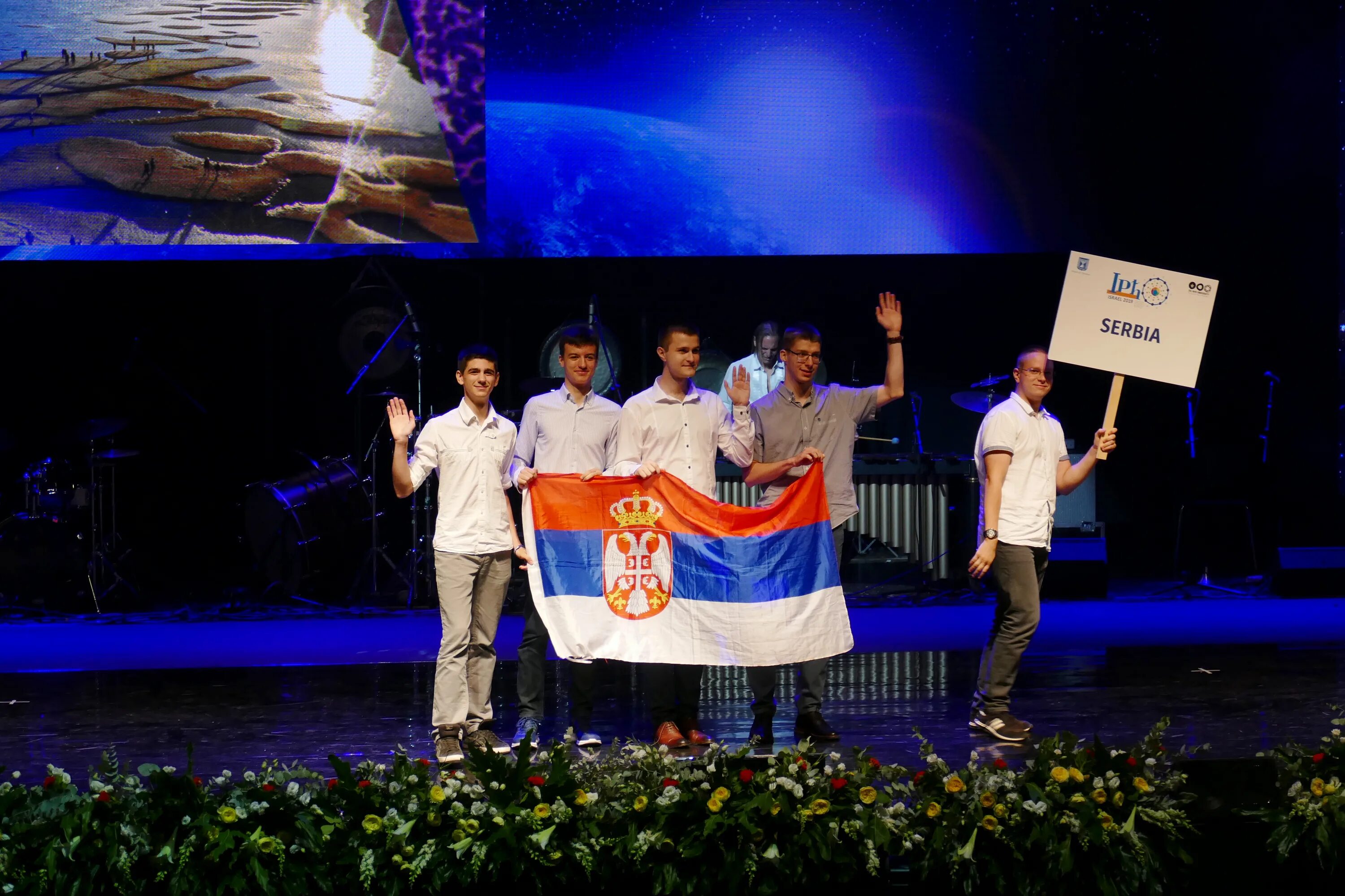 Physics olympiad. International physics olympiad 2025. international physics olympiad 2025 tajikistan. international physics olympiad (ipho) 2015 команда из россии.
