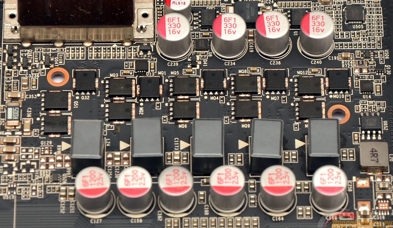 Производителя памяти видеокарты. Преобразователь питания на видеокарте. Дроссель питания процессора. Дроссель питания видеокарты. Дроссель питания материнской платы.