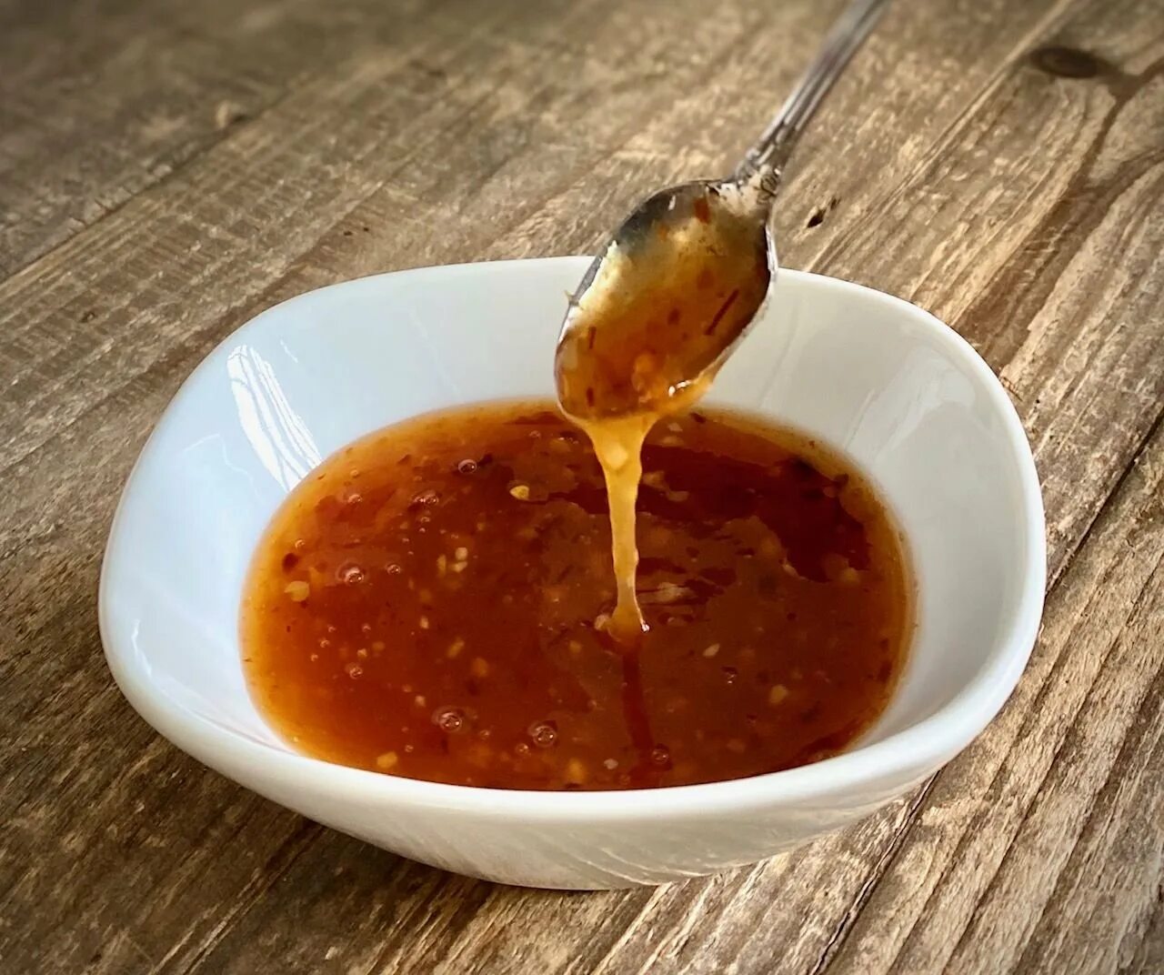 Sweet chili. Свит Чили. Соус Sweet Chili. Sweet Chili Sauce. Соус сладкий Чили.