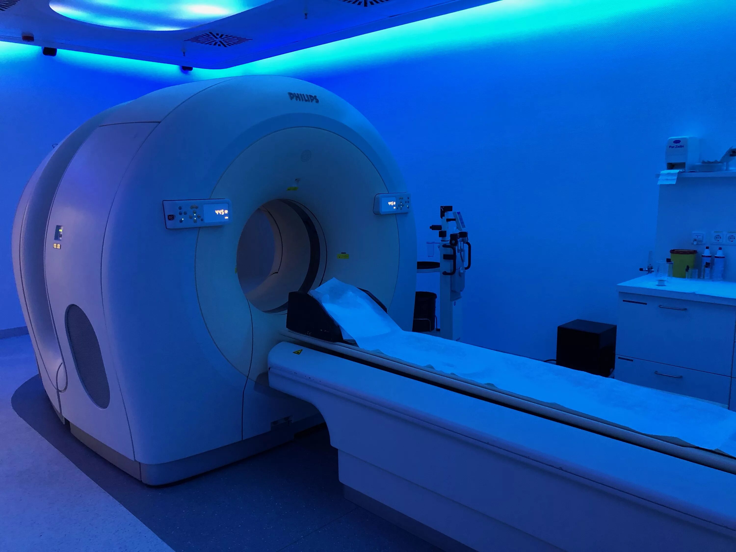 Pet ct. Позитрон-эмиссионная томография. Эмиссионная кт (ПЭТ-кт). ПЭТ кт томограмма. Позитроэммисионная томография.