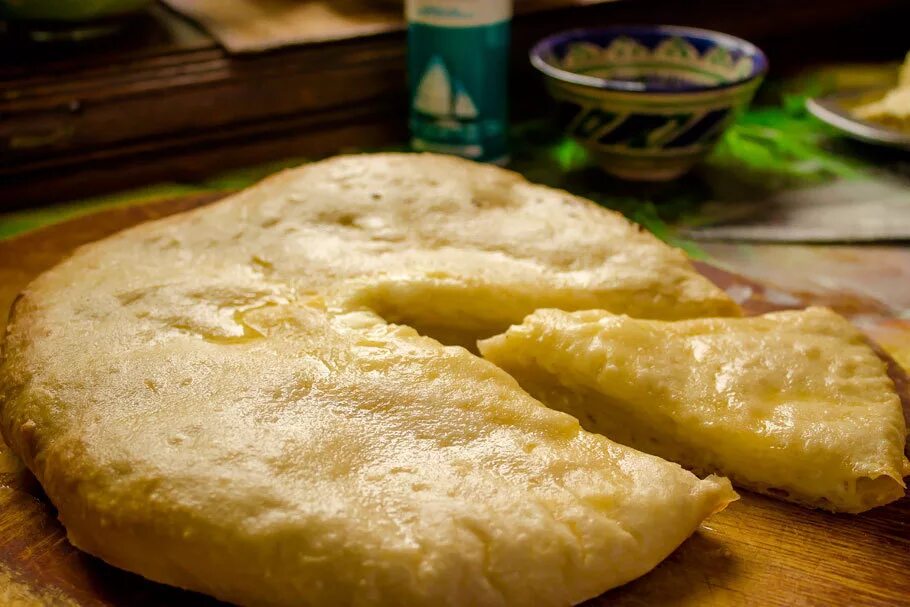 Тесто с сыром рецепты с фото. Хачапури с сыром. хачапури в духовке. хачапури с сыром в духовке. ленивые хачапури с сыром в духовке.