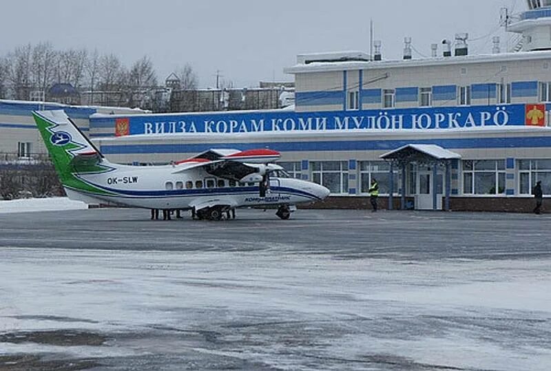 Сайт аэропорта сыктывкар. Аэропорт города Сыктывкар. Сыктывкар Южный аэропорт. Аэропорты Республики Коми. Ту-134 Сыктывкар.