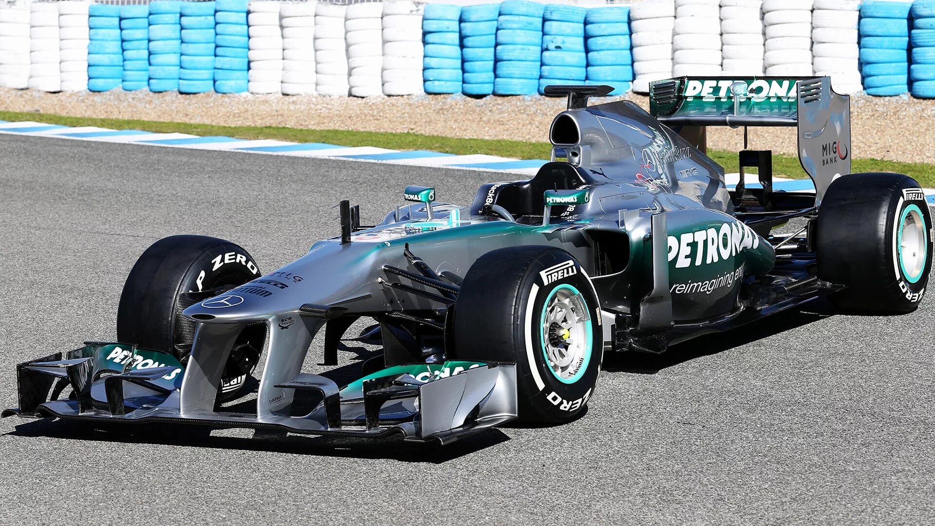 Mercedes f1 w03. Mercedes AMG f1. Болид f1 Mercedes. Mercedes f1 w04 2013.