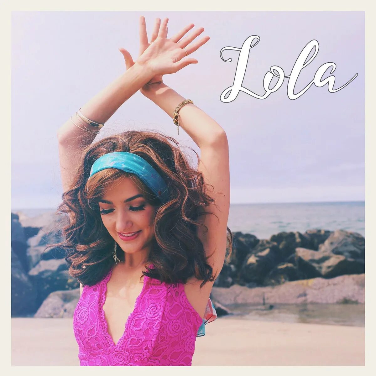 Lola bunny vs monstars. Имена лол. Лола фалана. Iggy azalea mp3. Lola love.