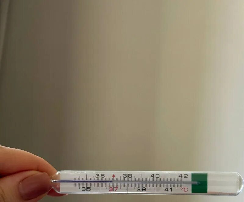 Температура больного человека. Температуры вроде нет. Температуры вроде нет. Низкая температура тела. Температуры вроде нет.