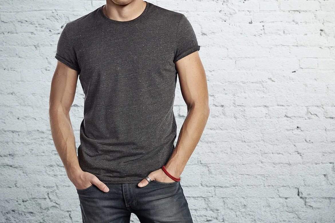 He s wearing a t shirt. He s wearing a t shirt