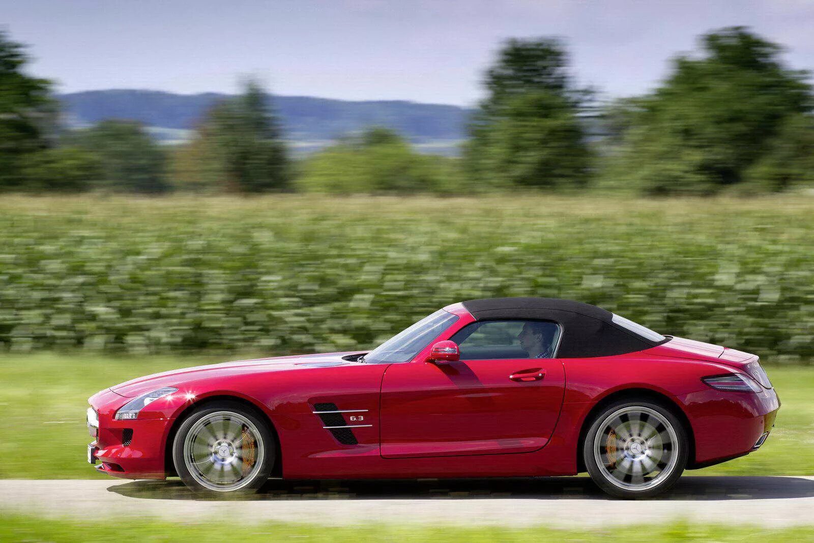 Автомобиль обязательно. Mercedes-Benz SLS AMG Roadster. Mercedes SLS кабриолет красный 2021. Mercedes SLS AMG Roadster Pink. Мерседес купе кабриолет SLS.