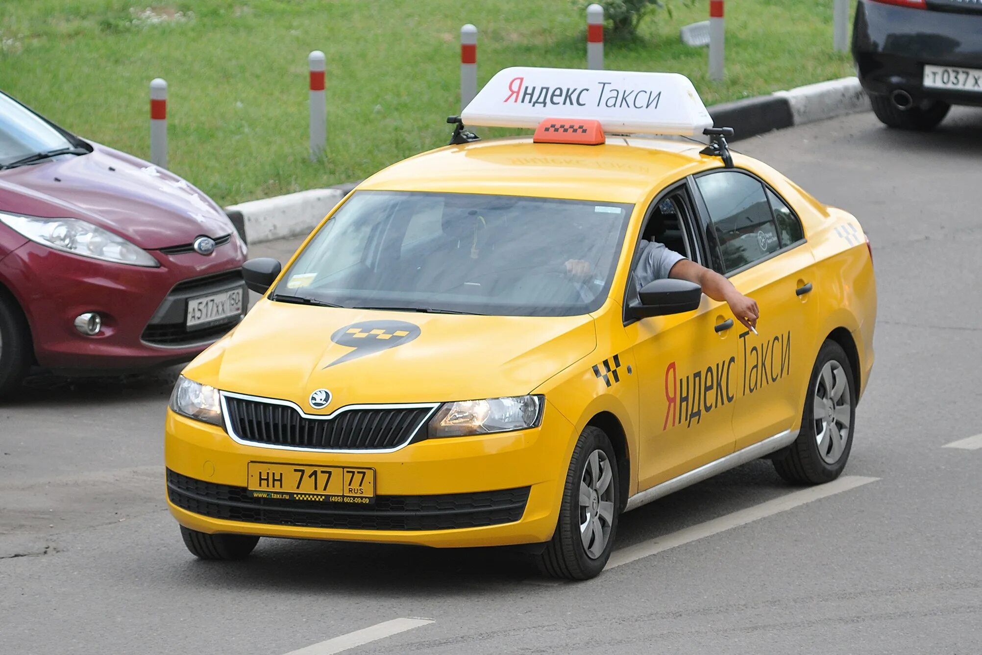 Skoda Rapid 2021 такси. Skoda Rapid 2020 такси. Желтый Skoda Rapid Taxi. Машина Шкода Рапид 2021 такси. Такси на шри