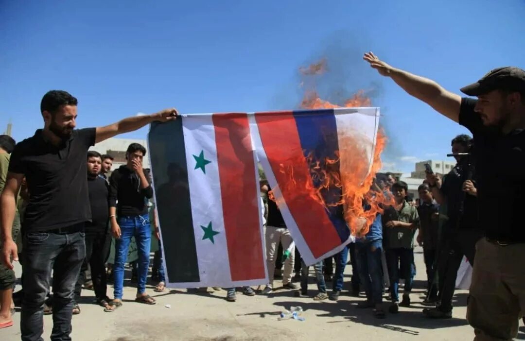 Сирия союзники. Россия в Сирии. Сирийцы против России. Россия и Сирия Дружба. Сирийцы с российским флагом.