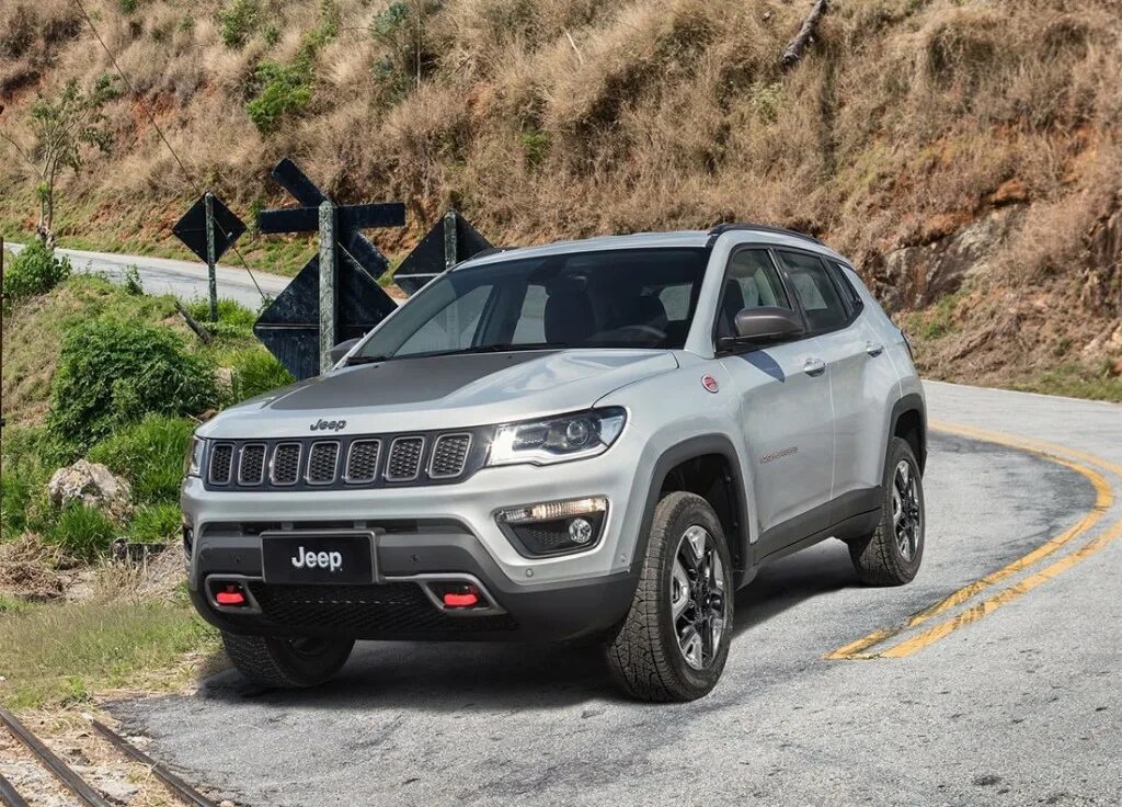 Новый джип компас. Jeep compass 2 поколение. Новый джип компас. Jeep compass 2017. Jeep compass trailhawk 2021 4x4.