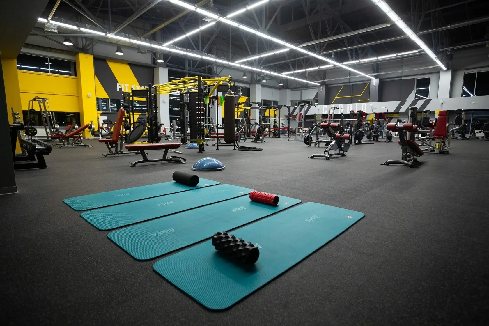 All sport stations will. Fit Station Энергетиков. Фит Стейшн Ладожская. Санкт-Петербург проспект Энергетиков 8 корп 1 Fit Station. Sport Station тренажерный зал.