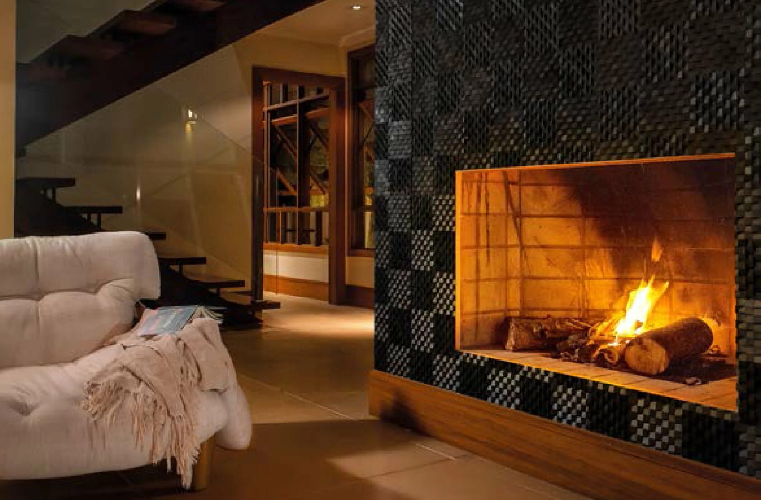 Камин релакс. Time to relax камин. warm home fireplace coziness вине. warm home fireplace coziness wine. nice and warm lareira de.