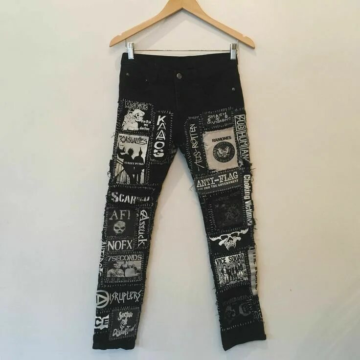Эмо штаны. Брюки эмо. Панк джинсы женские. Crust Punk Jeans. Street Punk Pants DIY.