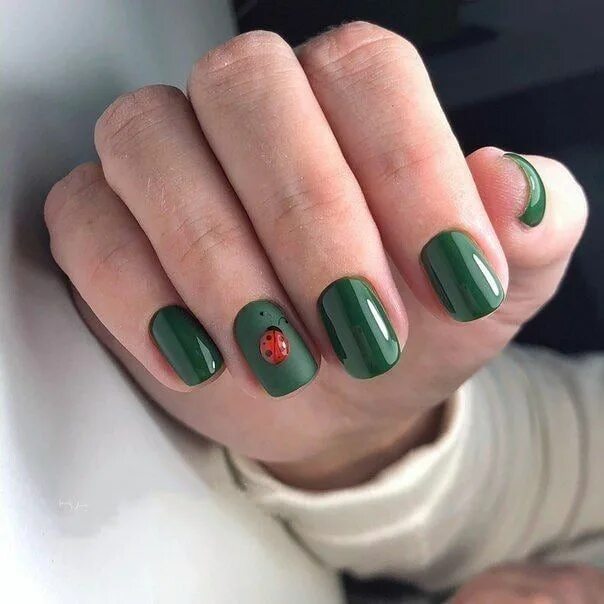 Elegant Emerald Christmas Green Nail Designs You Shoud Do For The Coming Holiday