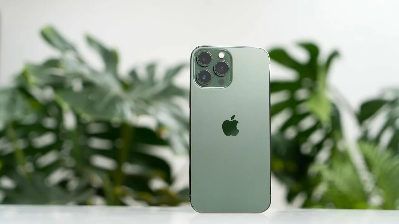 Note 13 pro green. Iphone 13 Pro Max Green. Iphone 13 Pro Max Альпийский зеленый. Iphone 13 Pro Max зеленый. Iphone 13 Альпийский зеленый.