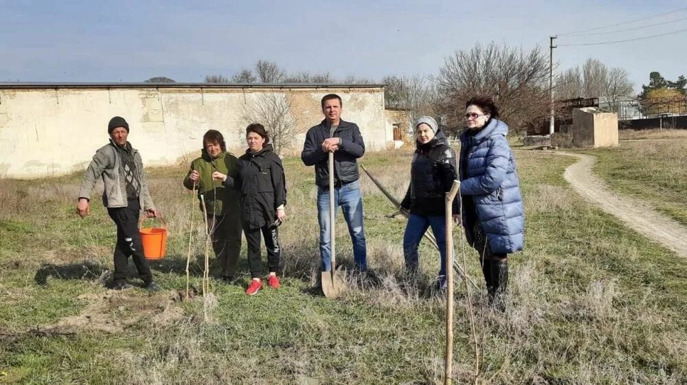 Погода заречье нижнегорский. Погода заречье нижнегорский. Дома в нижнегорске. Погода заречье нижнегорский. Нижнегорская школа гимназия.