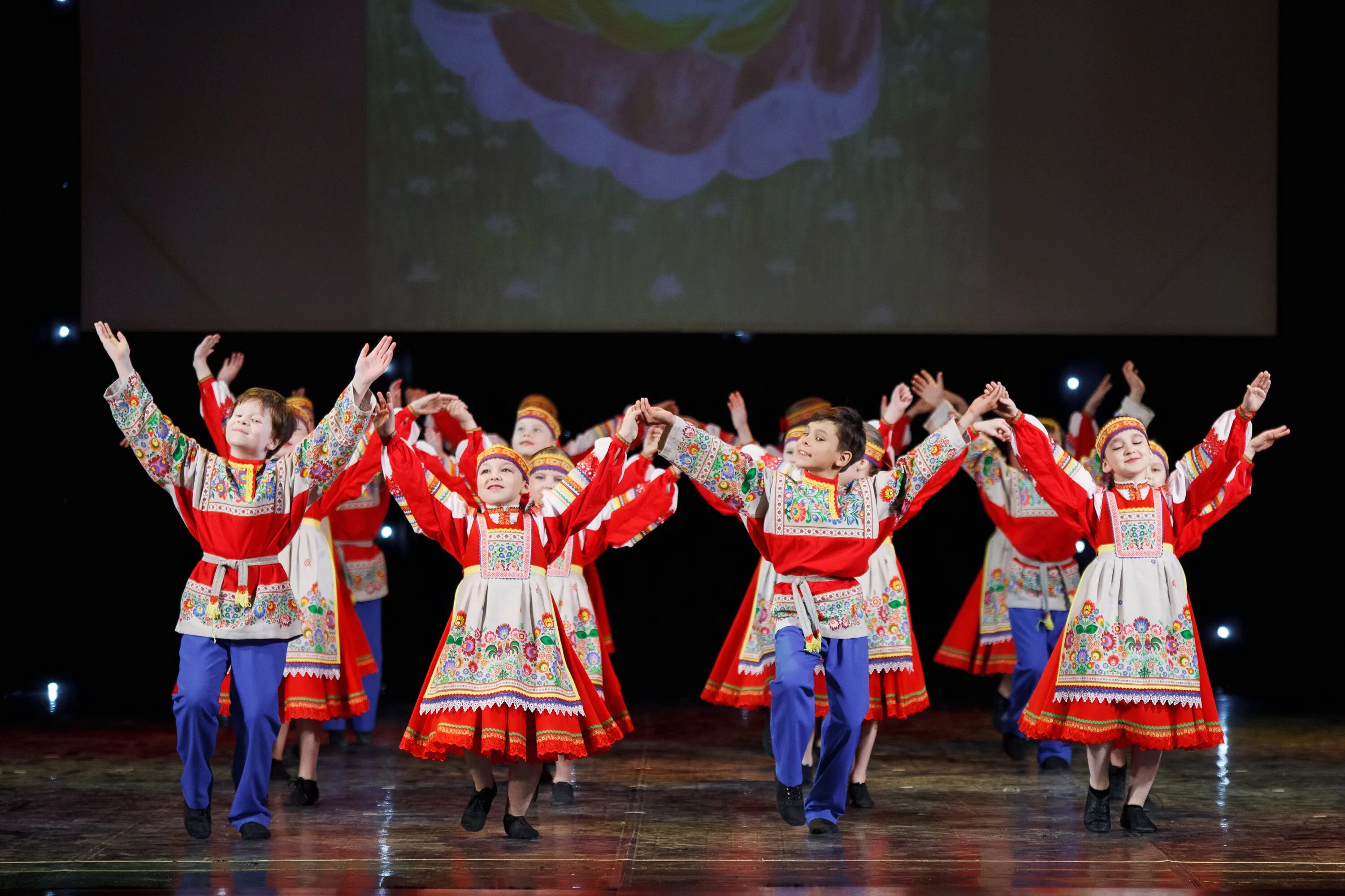 Ералаш Новосибирск хореографический ансамбль. Ералаш ансамбль Новосибирск. Хореографический ансамбль Ералаш Новосибирск Шумских. Ералаш танцевальный коллектив Новосибирск. Ералаш новосибирск