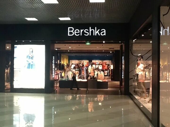 Bershka москва. Bershka в ТЦ. Бершка Москва. Магазин бершка в Москве. Бершка Эстетика.