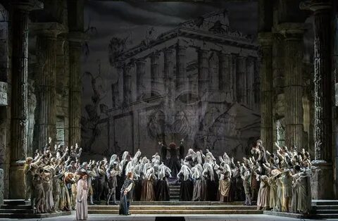 Living opera