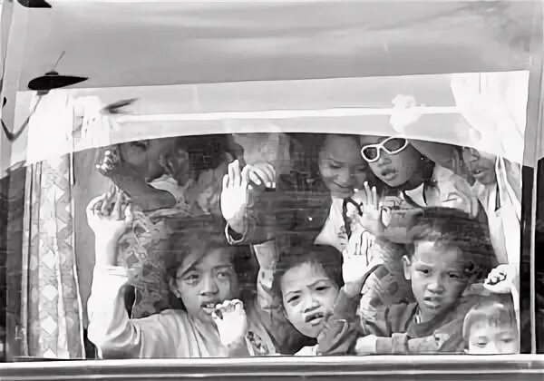 Автобус с детьми в орджоникидзе 1988. Захват заложников в Орджоникидзе 1988. 1 Декабря 1988 года захват автобуса с детьми в Орджоникидзе. Захват автобуса в Орджоникидзе. Захват автобуса с детьми.