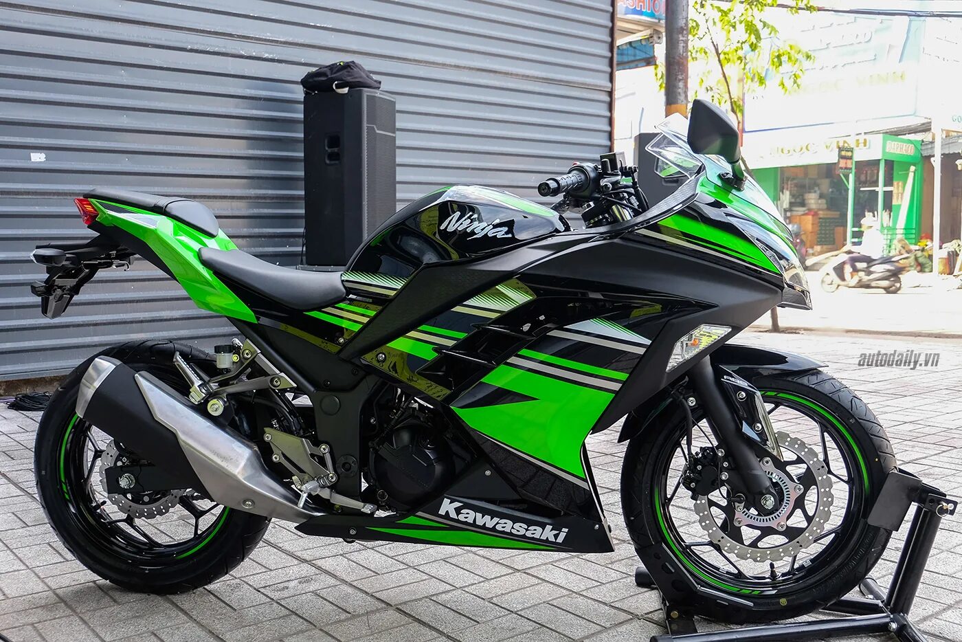 Купить мотоцикл kawasaki. Мотоцикл Кавасаки 300. Kawasaki Ninja 300. Кавасаки Ninja 300. Kawasaki Ninja 250r.