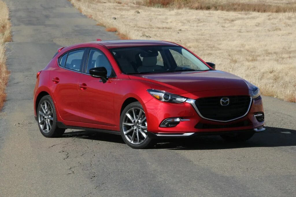 Mazda axela 2019. Мазда 3 хэтчбек 2018. Mazda 3 2018 хэтчбек. Мазда 3 2018 красная. Мазда 3 2018 седан.