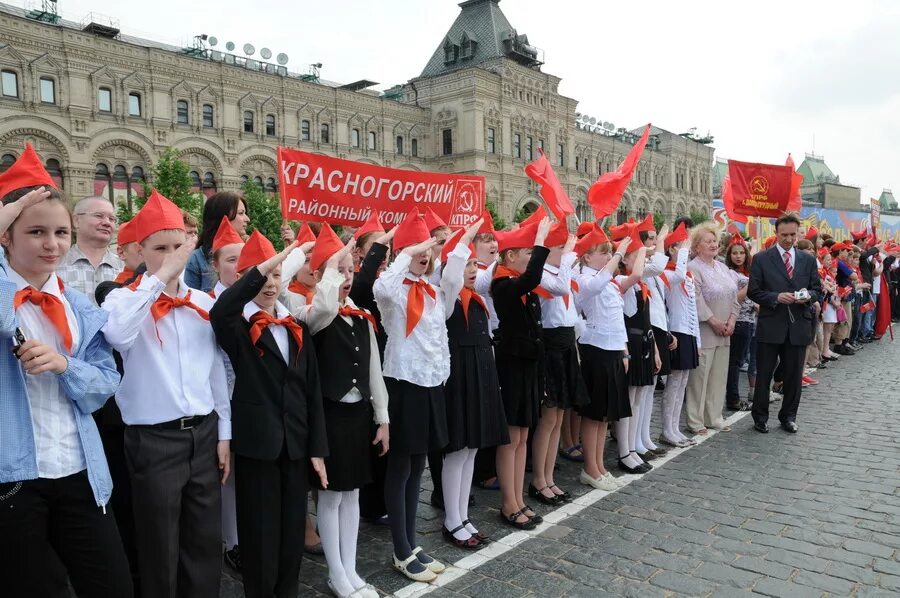 Пионеры сегодняшнего дня. Пионеры России. Современные пионеры в России. Пионерские организации в России. Пионеры на красной площади.