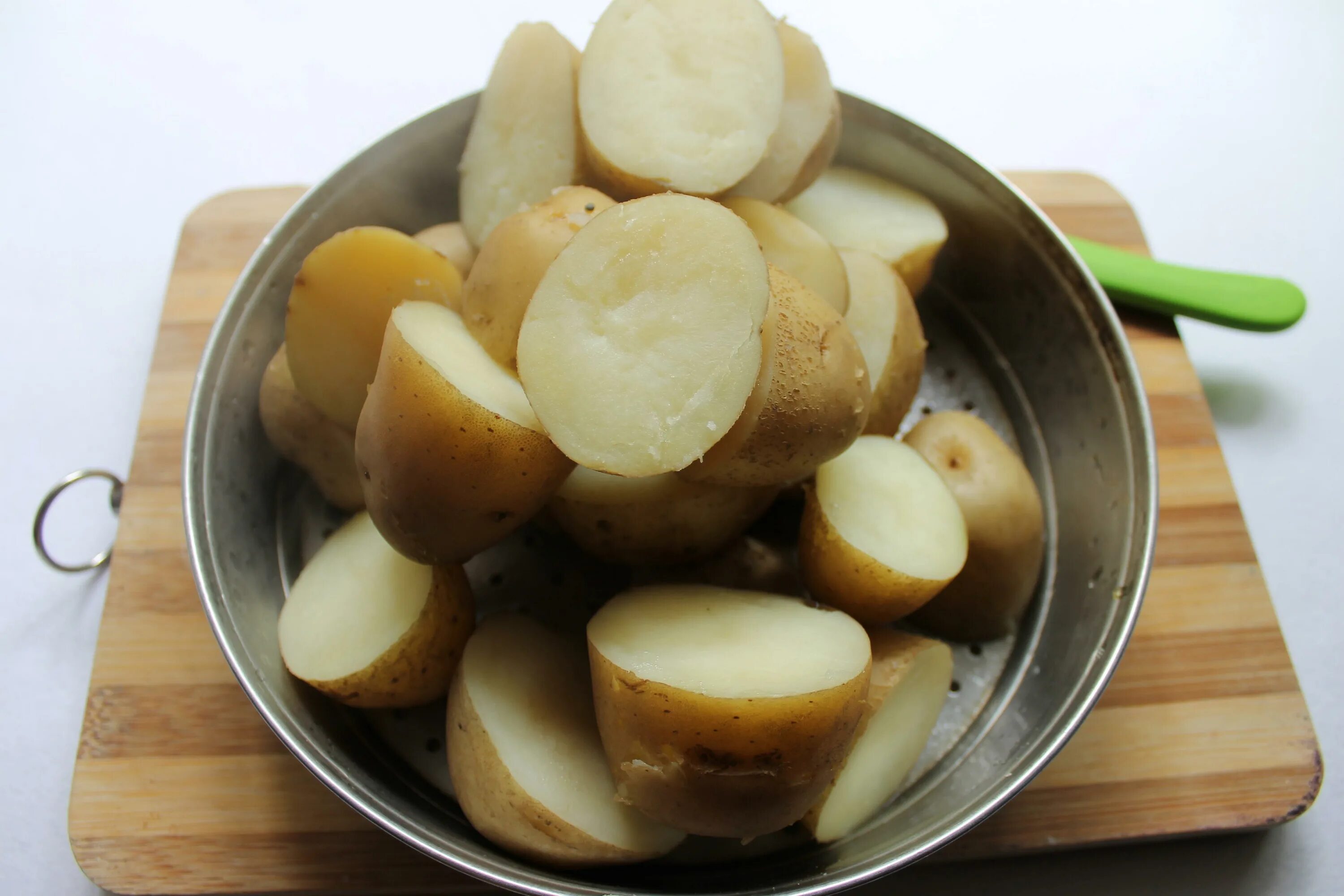 Вареная картошка. Варенье из картошки. Вареная картошка в мундире. Картофель вареный в мундире.