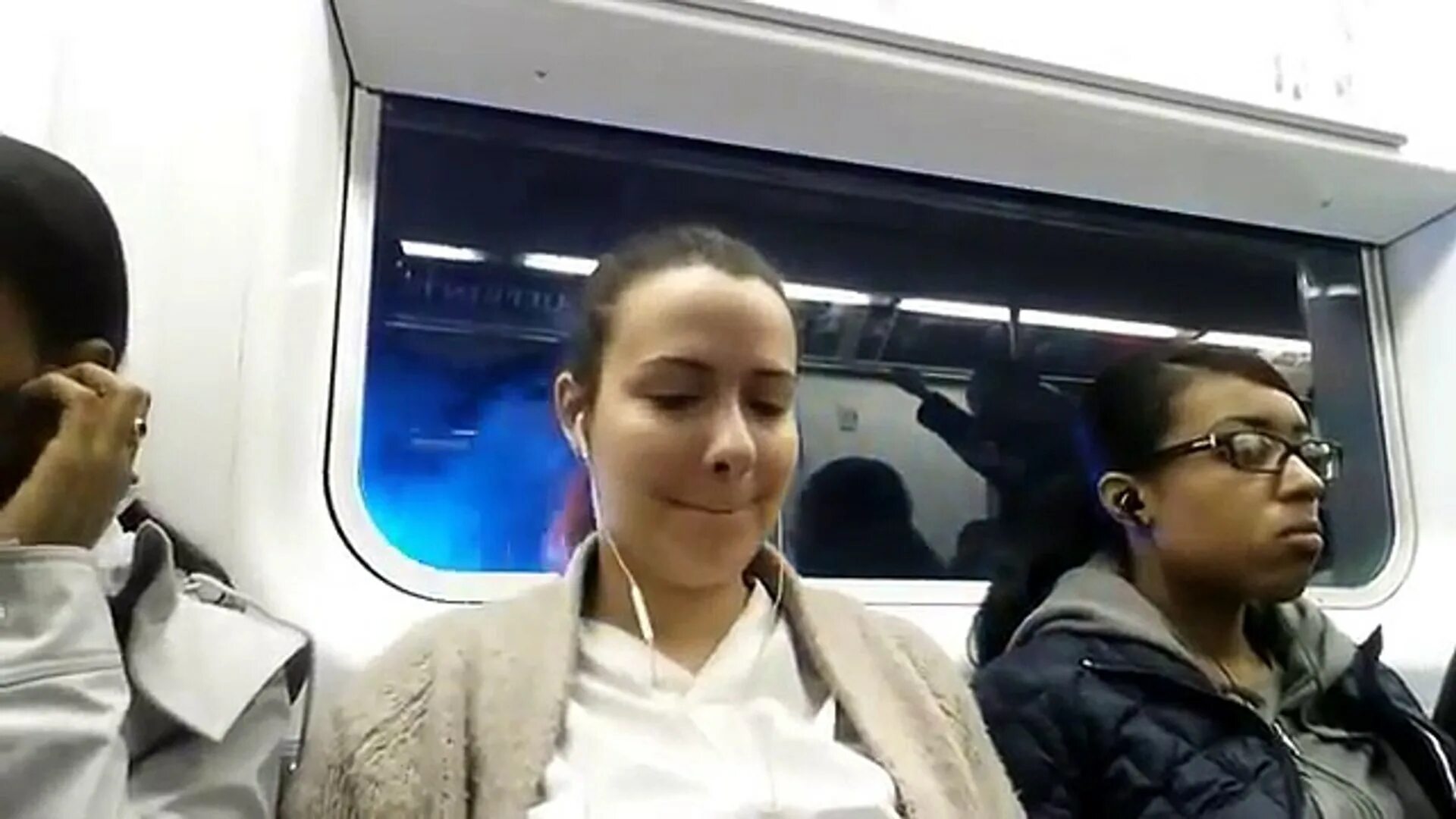 Did she a bus. Bulge в автобусе. грязная девочка в автобусе. bulge watchers women. touch bulge bus.
