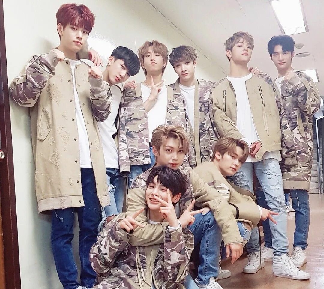 Stray kids фото. Группа Stray Kids Минхо. Сынмин и Минхо Stray Kids. Феликс и Минхо Stray Kids 2020. Группа Stray Kids Сынмин и Хёнджин.