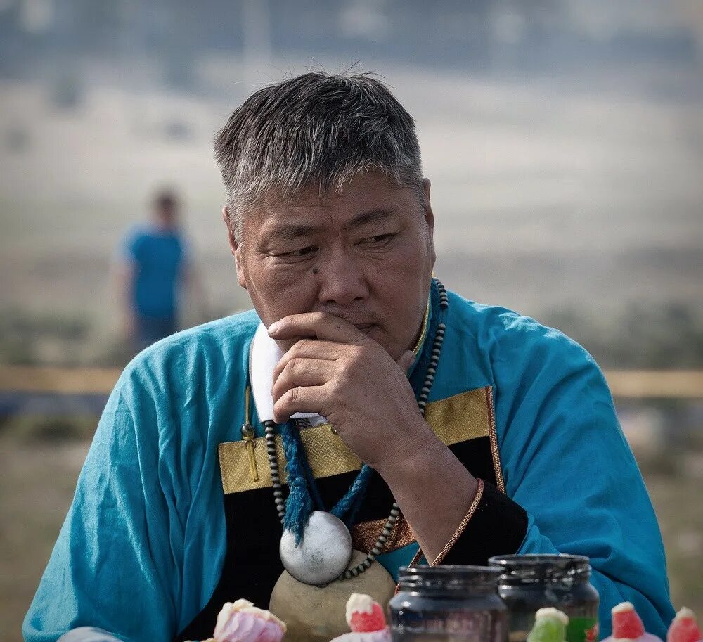 Костюм якутского шамана. Аяваска шаманка. Шаман серега приманка. Перу шаманы айяваска. Шаман.