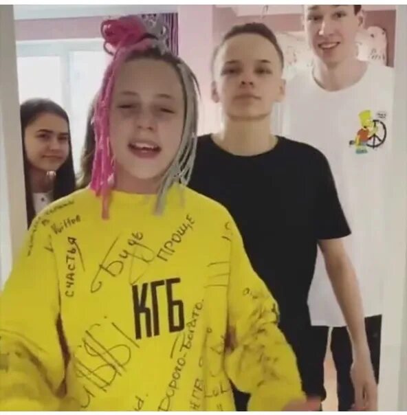 Амир какая. Амир чешуинов 2025. амир блоггер. амир хайп хаус 2025. амир чешуинов 2025.