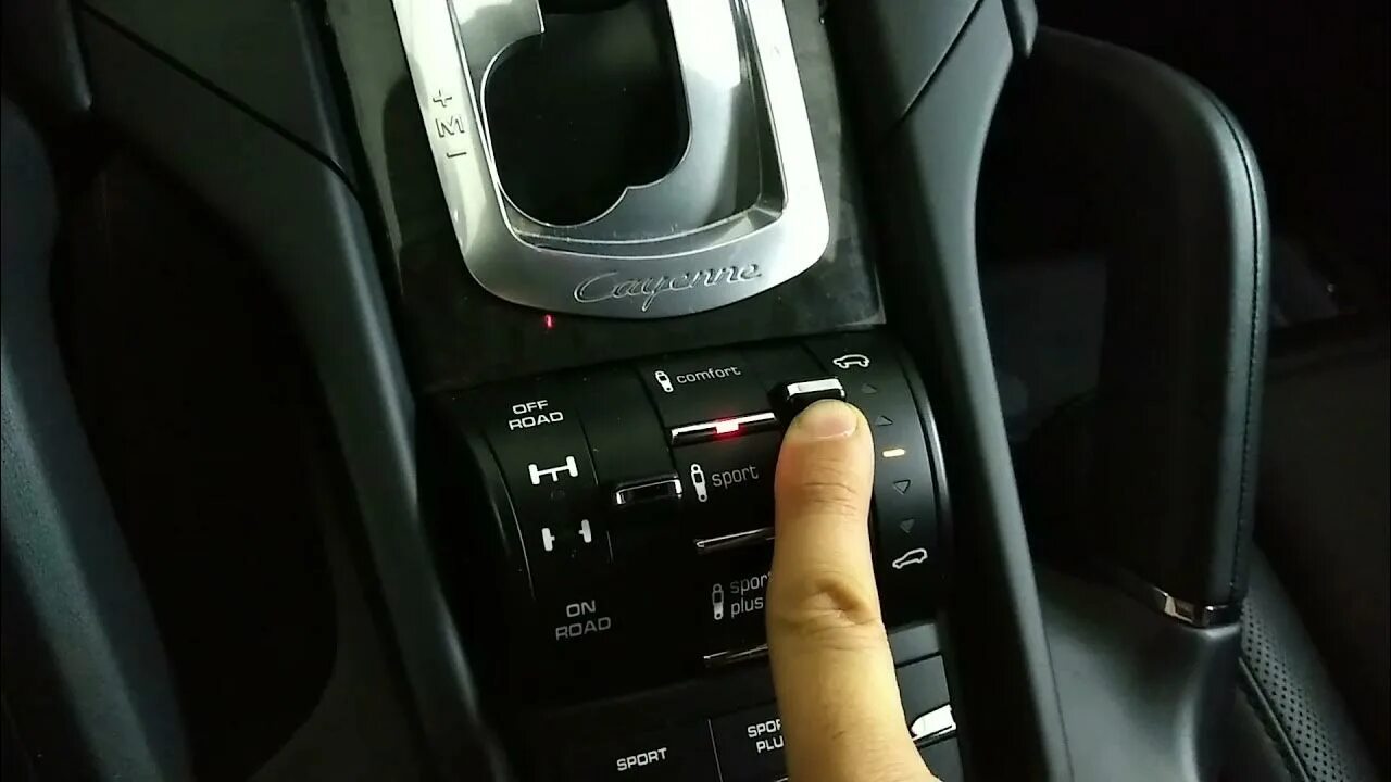 Режим домкрата порше кайен 2020. Кнопка sport cayenne 955. Как на мерседес 221 включить режим домкрата. Режим домкрата порше кайен 2020. Режим домкрата порше панамера.