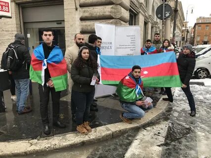 Azərbaycanlı tələbələr Romada Xocalı soyqırımı ilə bağlı aksiya keçiriblər 