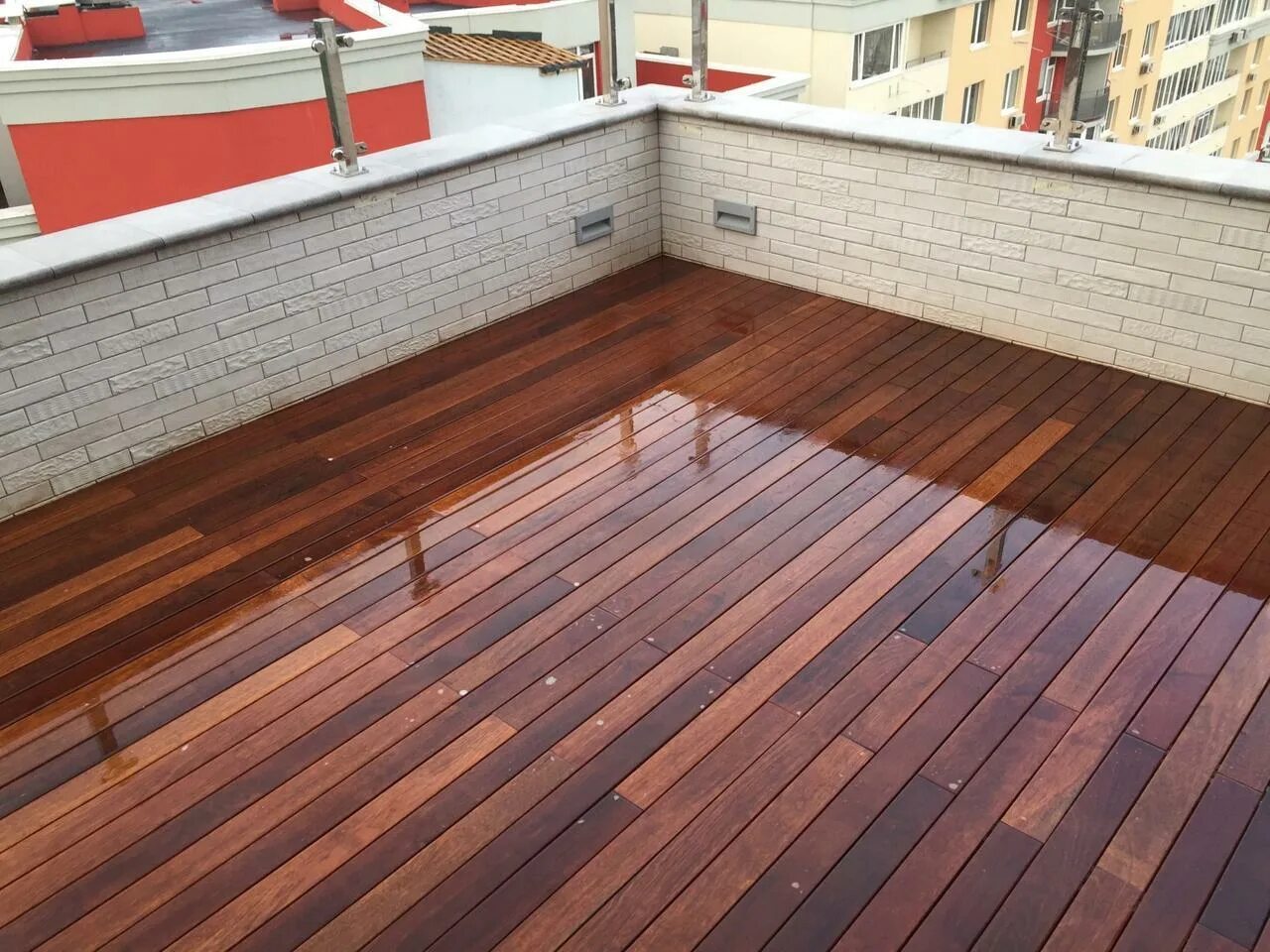 Террасная доска дпк terradeck. Термодоска лиственница террасная. Палубная доска пол. Деревянный помост. Полы палуб.