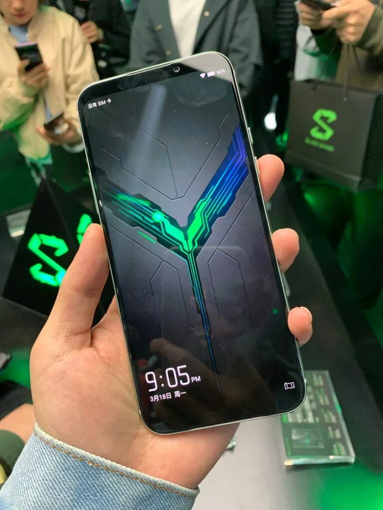 Телефоны shark pro. Xiaomi Black Shark 2 Pro. Сяоми Блэк Шарк 2. Хиаоми Блэк Шарк. Xiaomi Black Shark 3.