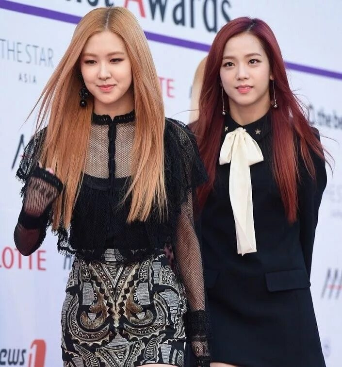 Chaesoo blackpink. Лиса дженни розэ джису. Джису дженни розэ. Блэк пинк розе и джису. Лиса дженни розэ джису.